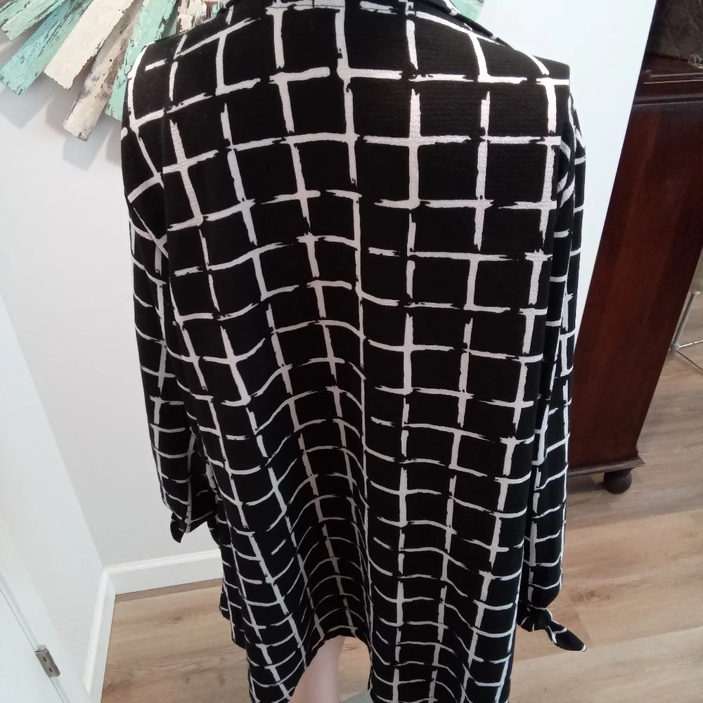 2-$10.Travel Elements Sz M Black&White Grid Pattern Open Front Cardigan Arm Ties